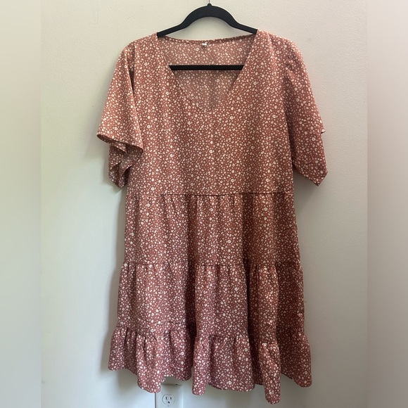 Floral V-Neck Peplum Top - Picture 3 of 5